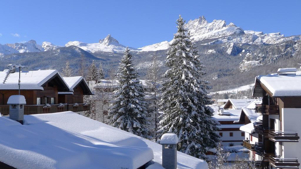 Hotel Bellaria - Cortina dʼAmpezzo Dış mekan fotoğraf