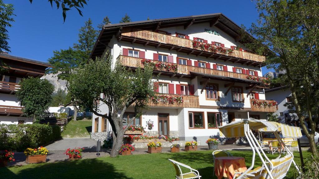 Hotel Bellaria - Cortina dʼAmpezzo Dış mekan fotoğraf